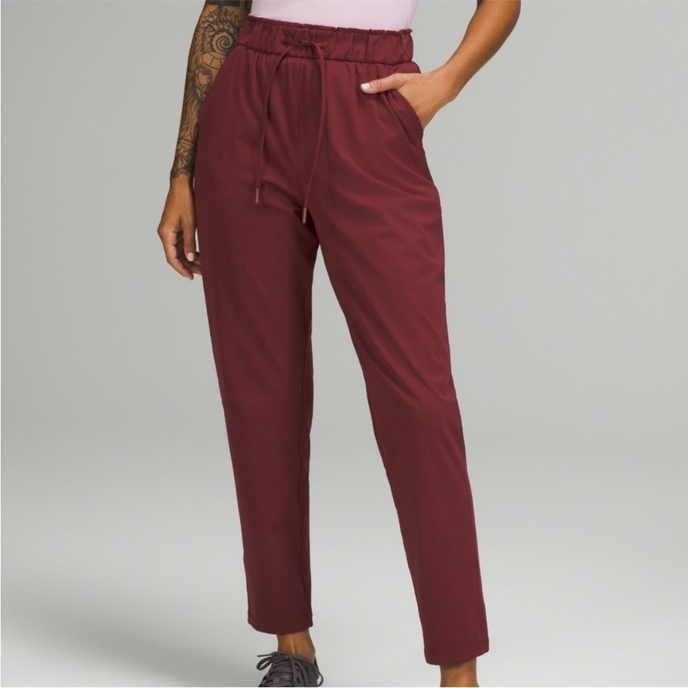 LULULEMON | high rise 7/8 pant Burgundy Drawstring Pants